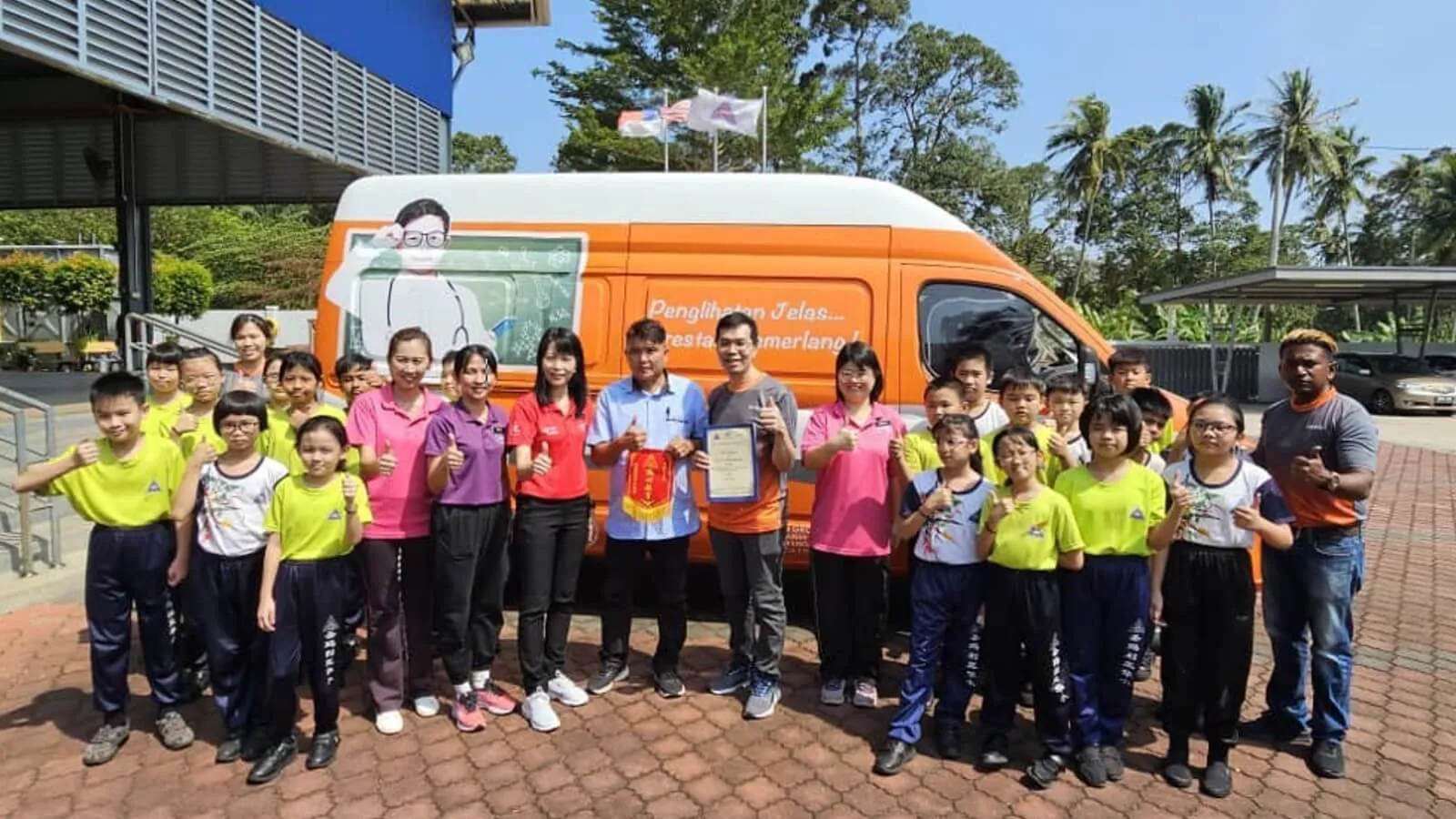 Eyecon is dedicated to supporting the community by providing vision care and eye screenings for underprivileged groups through our Corporate Responsibility Programme (CRP).