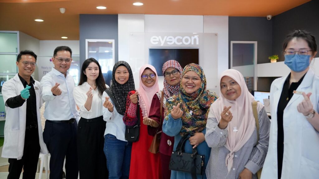 Eyecon’s team of professional optometrists delivers expert, personalized eye care using the latest technology and best practices.